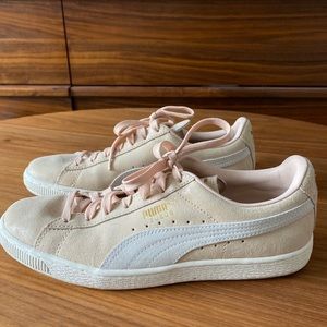 PUMA light pink suede sneakers 👟